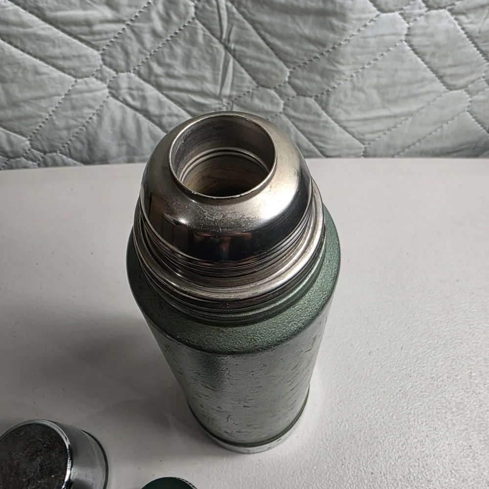 Aladdin Stanley Green Vacuum Bottle Thermos Quart A-944DH USA Pour Spout Top VTG - Picture 3 of 10